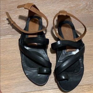 Bcbg Max Azria Freja  sandal size 7 black tan